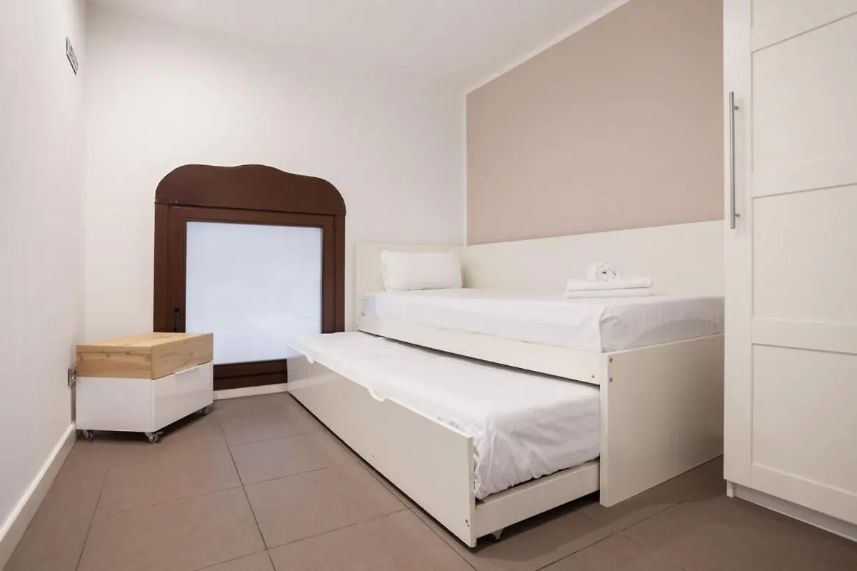 Holiday home Modern And Bright 4Bd Triplex In Paralel! Barcelona