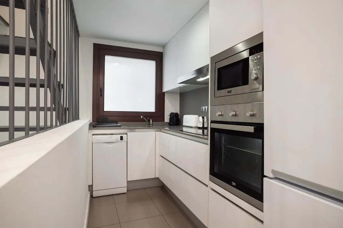 Modern And Bright 4Bd Triplex In Paralel! Barcelona Spain