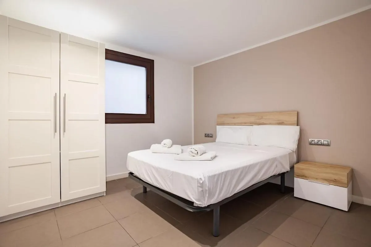 Modern And Bright 4Bd Triplex In Paralel! Barcelona Spain